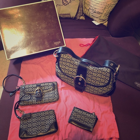 Coach Mini Signature - Picture 1 of 6